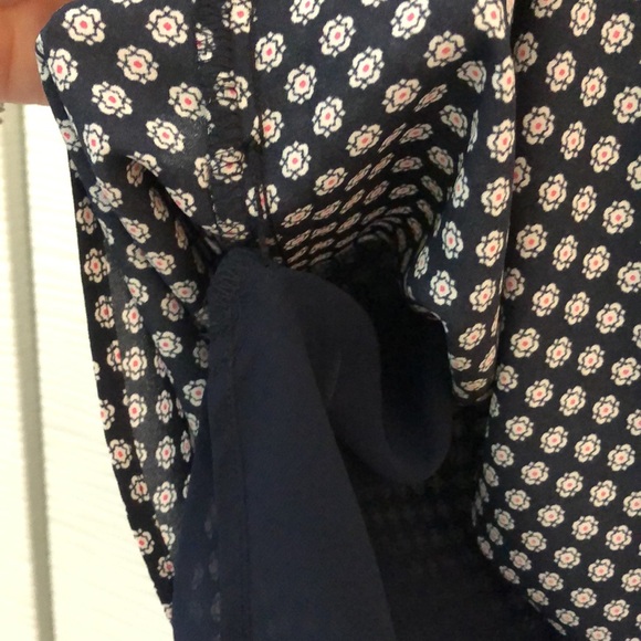 NWT LOFT lined blue floral sleeveless blouse. XL. - Picture 5 of 5